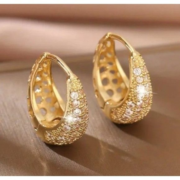 Jewelry - 14K Gold Chunky Hoop 2ct Diamond Earrings Womens Oval Hoops Ladies Jewelry 2 ct